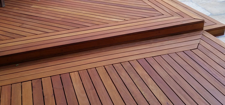 Redwood Decking Material in Chatsworth, CA